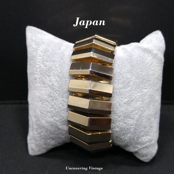 Vintage Modernist Japan Expansion Bracelet, Gold Tone, 6 Inches - Picture 1 of 7